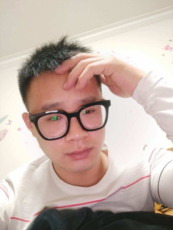 华灯初上的夜晚的第一张照片--柘荣相亲网