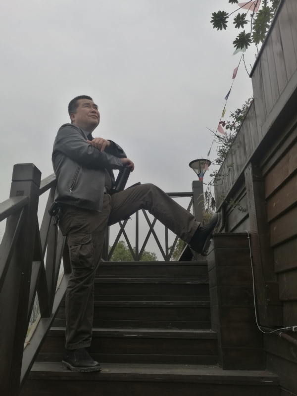 孤单背影的第一张照片--柘荣相亲网