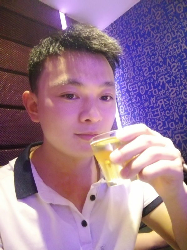 幸福的拥抱的第一张照片--柘荣相亲网