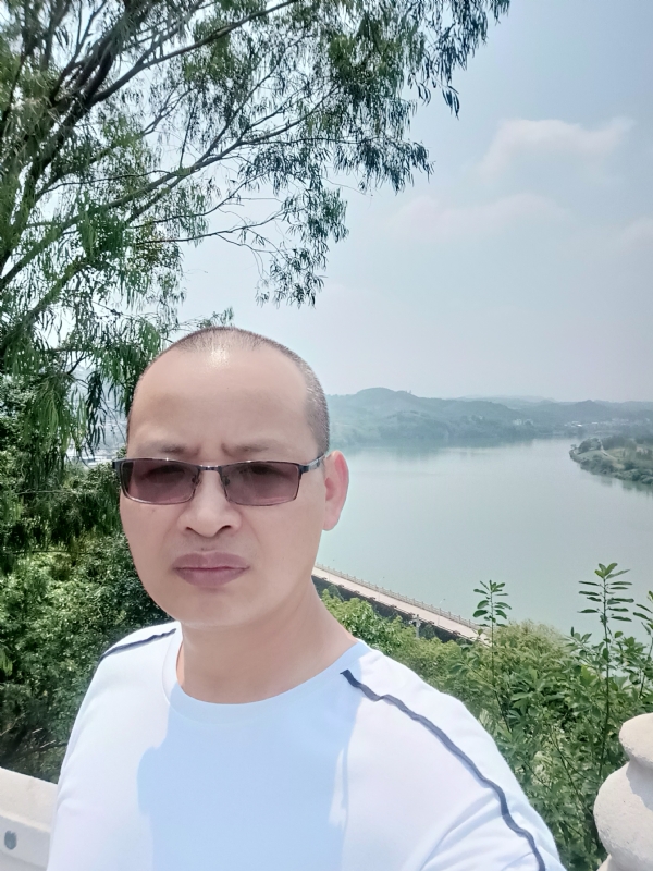 随缘随性的第一张照片--柘荣相亲网