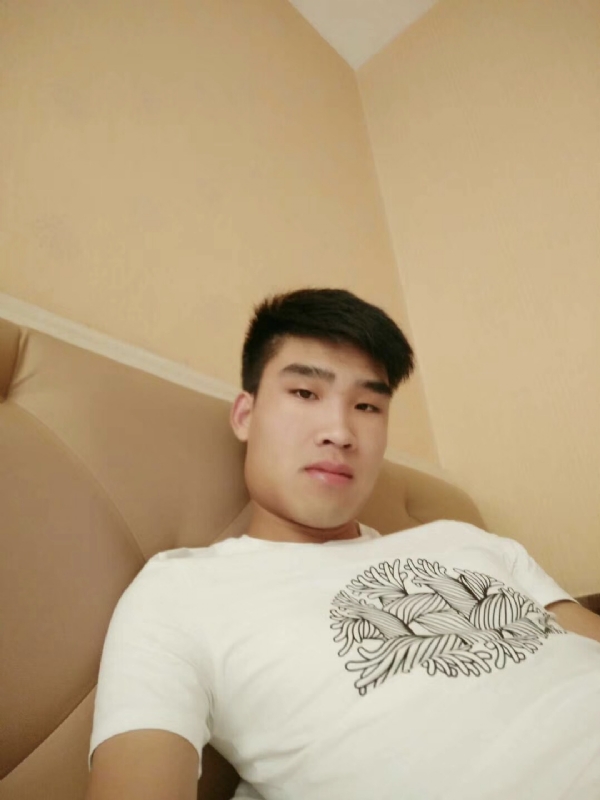 谁不曾孤单上路的第一张照片--柘荣相亲网
